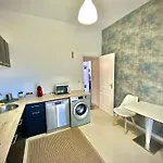 Sunny Riviera Apartment